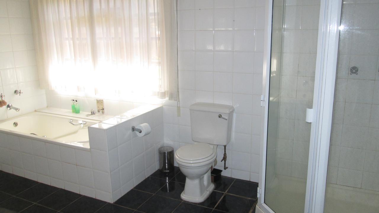 Bed and Breakfast 12 Fleetwood Хараре Екстер'єр фото